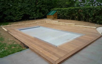 Terrasse en Ipé autour d’une piscine à Noisy le Roi